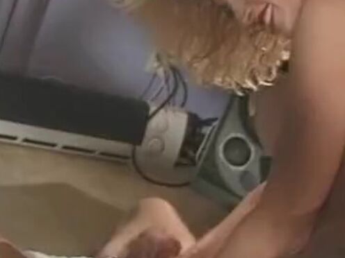 MOMMY tug job wowza