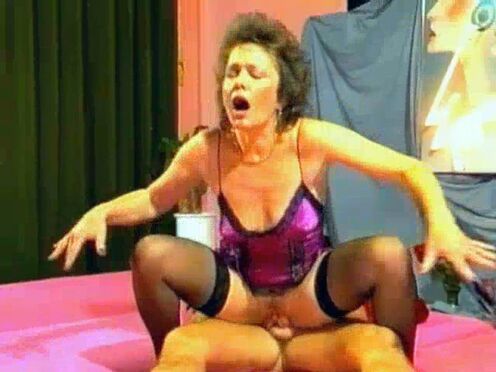 German Old Woman Assfucking