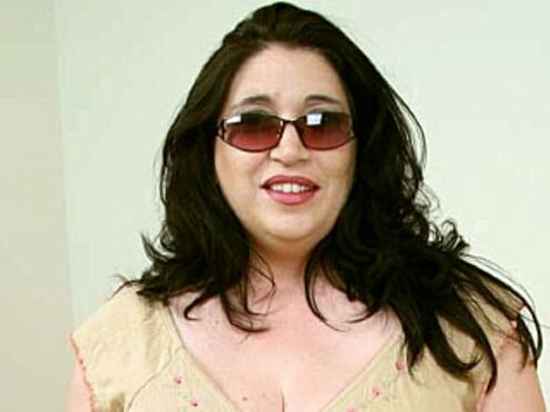 Chunky Wifey Works a Shaft