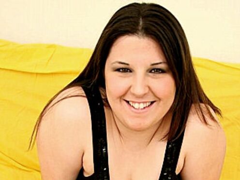 Charming Plumper Kiki Banged on the Floor