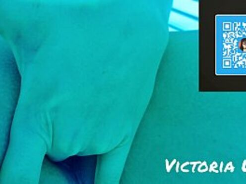 Victoria Wet - masturbation in the solarium