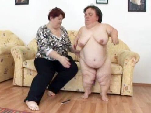 Lesbian Midget Pleases A BBW Grandma