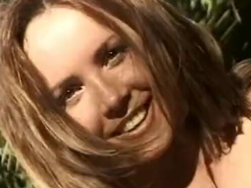 Outdoor COUGAR Vixen Masturbation