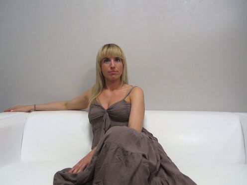 Engaged Realtor COUGAR Earns Extra Money at CzechCasting