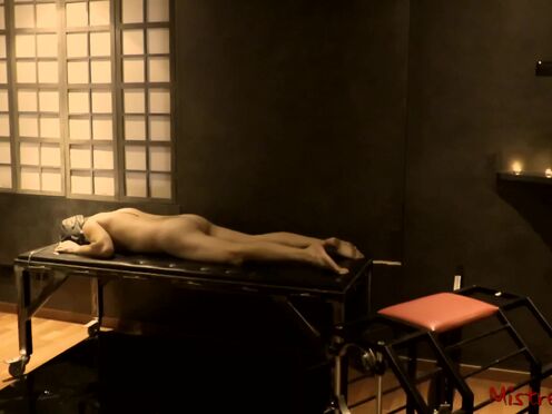 Sadistic femdom whipping her submissive