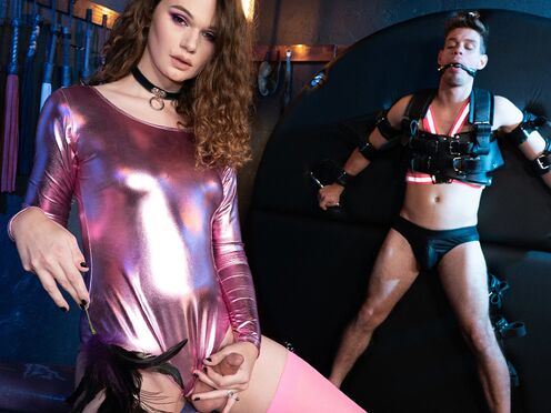 BDSM fun with transgender Nicole Knight