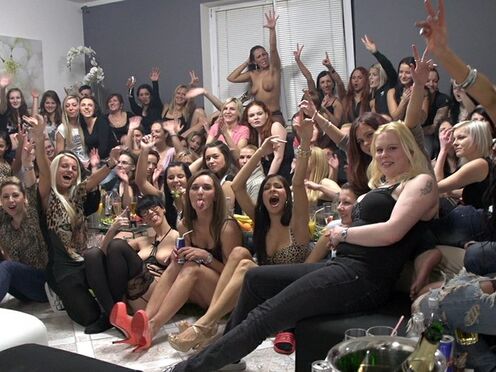 More than 100 Lesbo Girls in one place