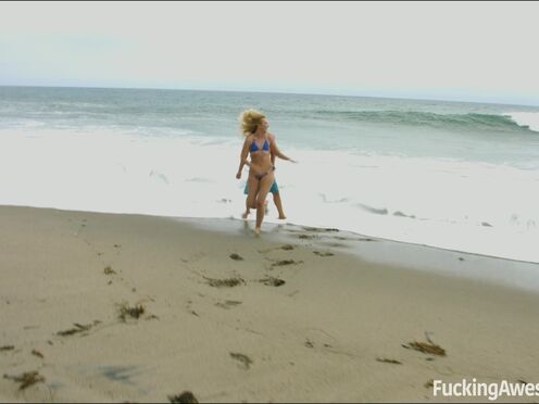 Sun, Beach & Sex - Samantha Rone