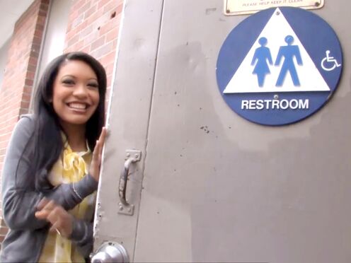 Rhianna Ryan Shows Her Skills On A Big Cock At A Gloryhole