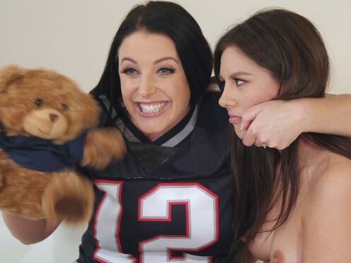 Angela White & Her Lesbian Housewife Shyla Jennings