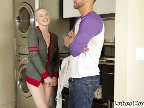 Soccer beauty Riley Nixon & her secret massage job