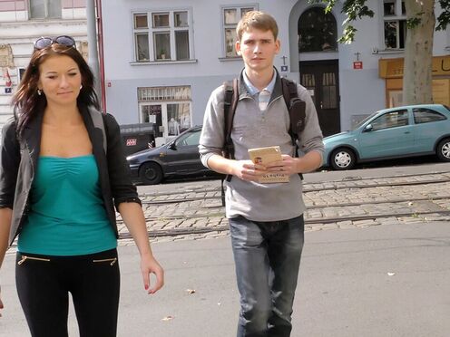 Good-looking babe couldn't say no to handsome guy with cash