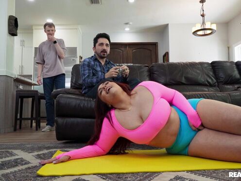 REALITY KINGS Remote Controlling My Roomie - Scarlett Venom, Jimmy Michaels