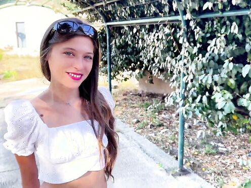 Lolita, 25 years old, from Bordeaux!