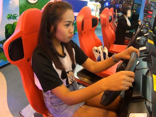 Thai STEPMOM GF jerks meat after a day out in the mall