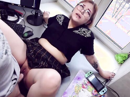 Nerdy chick prefers fucking hard over studying