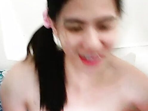 Skinny Asian Babe Spreads Her Snatch On Cam