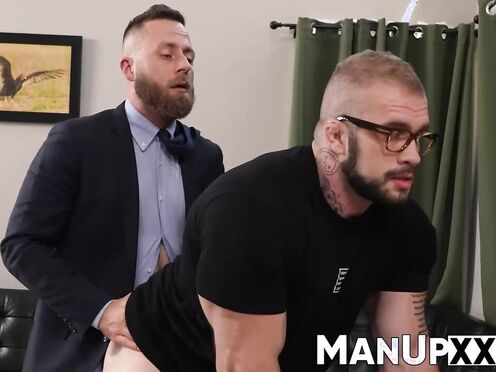 Kinky man hypnotizes a big & muscular dude for pleasure