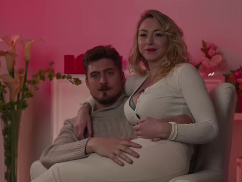 Rose & Elisa impale themselves on several cocks in very hard sex!