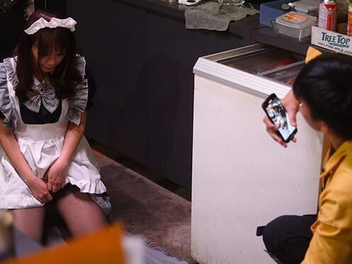 Lustful Caffe Maid Wen Ruixin Controlled By A Client