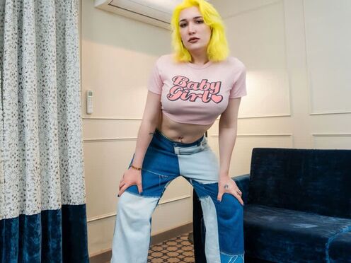 UK TGIRLS - Icy Diamond Nice Performance With Her Dildo