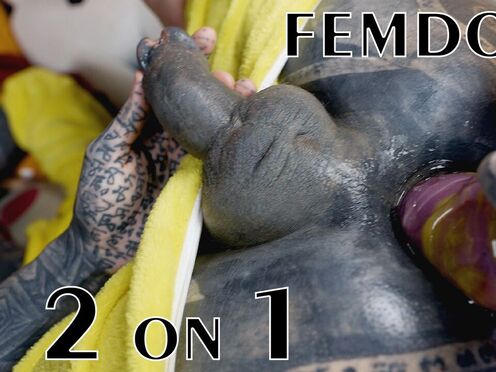 Anuskatzz, Missflora, & Lilylu have some cosplay ass pumping fisting fun