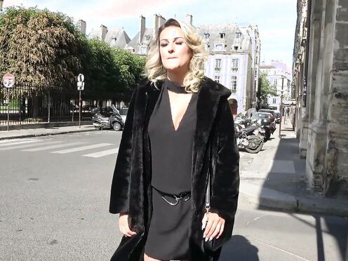 Lilou, 23, the explosive return of the anatomical bomb!