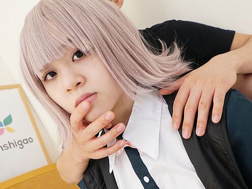 Cutie Saeko Ishiki comes to see us with a charming cosplay