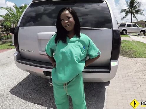 Roadside XXX - Ebony Babe bangs her mechanic so he will fix her car asap