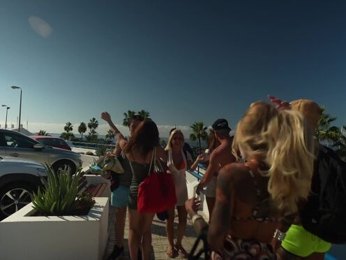 The adventurers all board the Swame Boat!