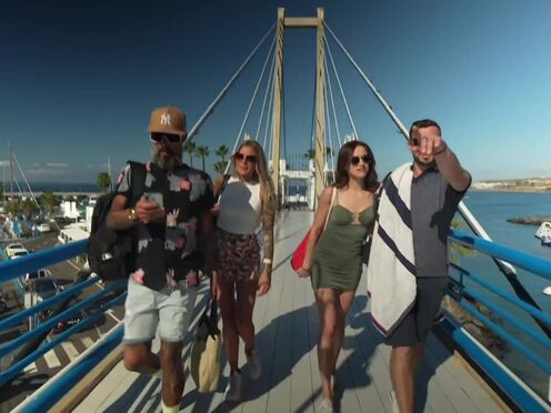 Marie & Jade are also tempted by the adventure!