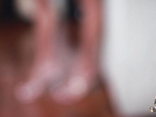 FRANKS TGIRL WORLD: FRESH SNACK LOOKS YUMMY!