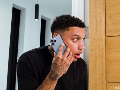 Caught My Roommate Camming! - Lauren Phillips, Air Thugger