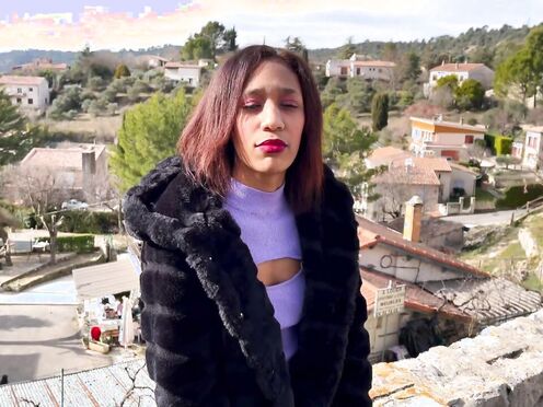 Reyna, 20, medical assistant in Manosque (04)!