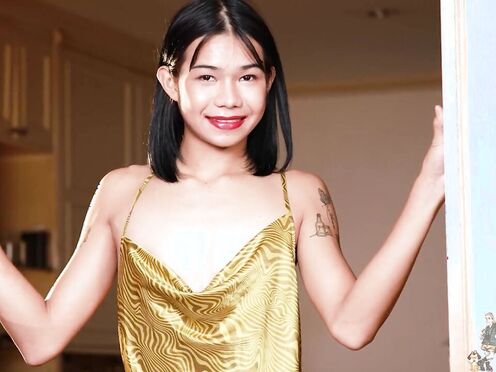 FRANKS TGIRLWORLD: KIKI'S TEMPTING JERK OFF!