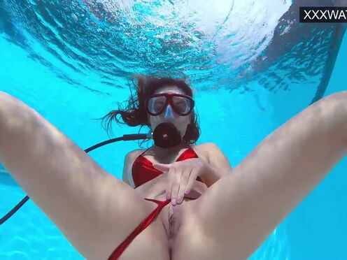 Hungarian pornstar Lana Tanga orgasming underwater