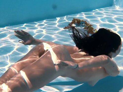 Fernanda Releve Underwater Gymnast Beauty