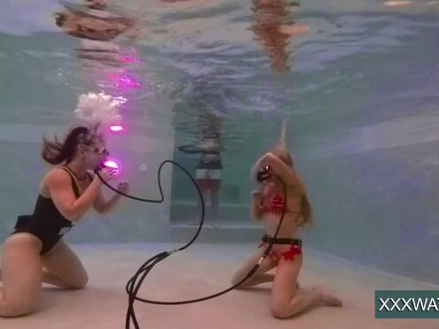 Jane & Minnie Manga swim naked in the pool