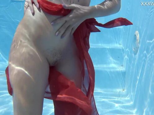 Swimming pool sexy erotics with Mimi Cica dressed up