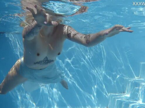 Naked Finnish blonde inked mermaid Mimi underwater