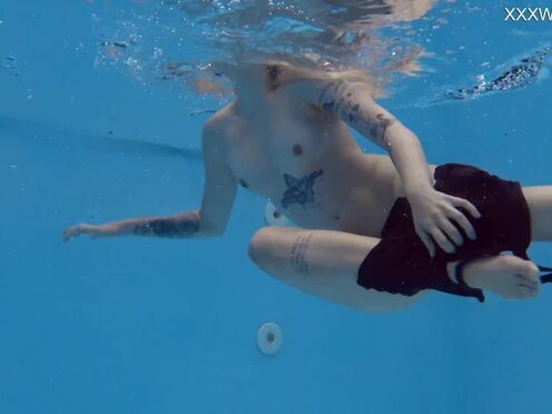 Mimi Cica gets horny underwater & naked