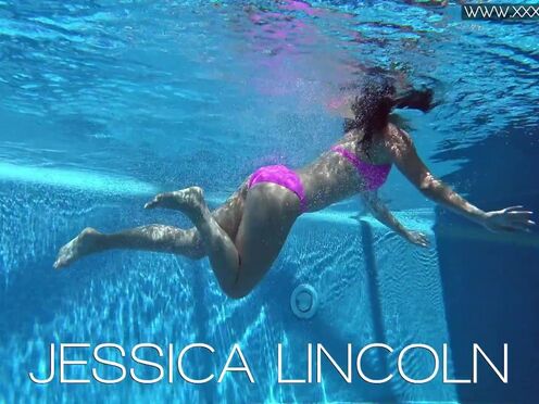 Jessica Lincoln enjoys being naked in the pool