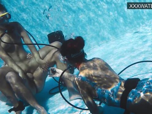 Girls underwater having hardcore sex with Polina Rucheyok