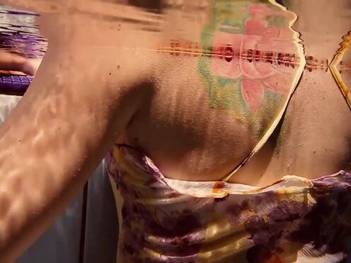 Sexy hottie Lera swims nude for you guys