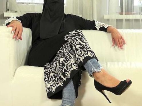 Angry realtor fucks niqab hoe