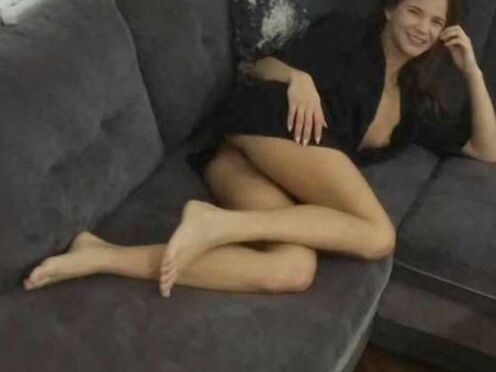 Fine brunette in steaming sexy P-O-V