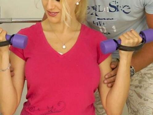 BIG TITTED GIRL BANGED IN A GYM