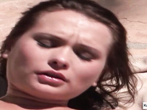 Pornstar hoe analized by the pool