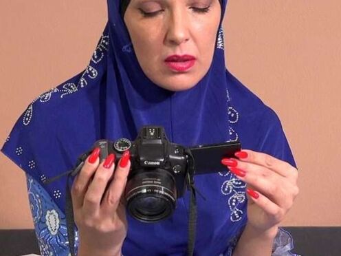 She saw her hubby on video with another female