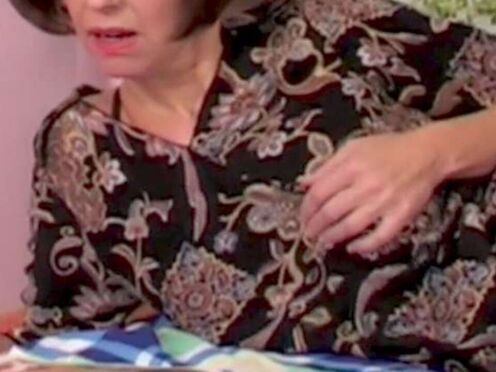 Bored cougar fucks her young piano schoolgirl